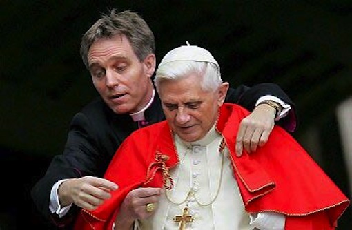 papa-ratzinger_georg-gaenswein