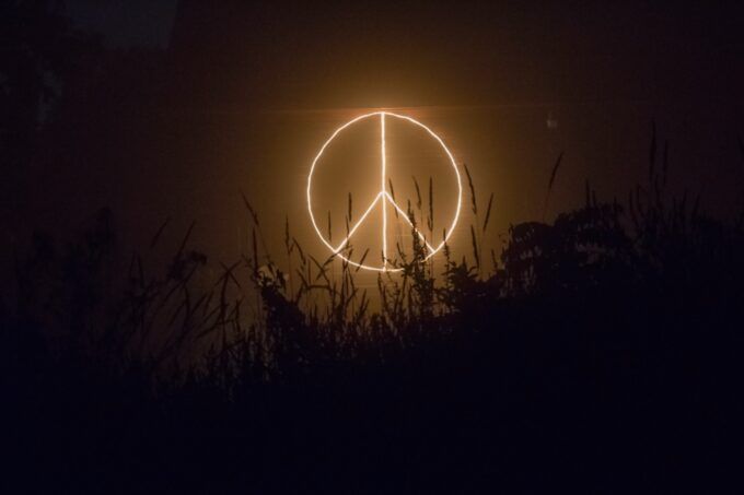 Image of peace symbol.