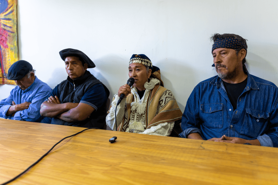 Conferencia-de-pensa-17-2-25-Rox-Sposaro-1822-945x630.png