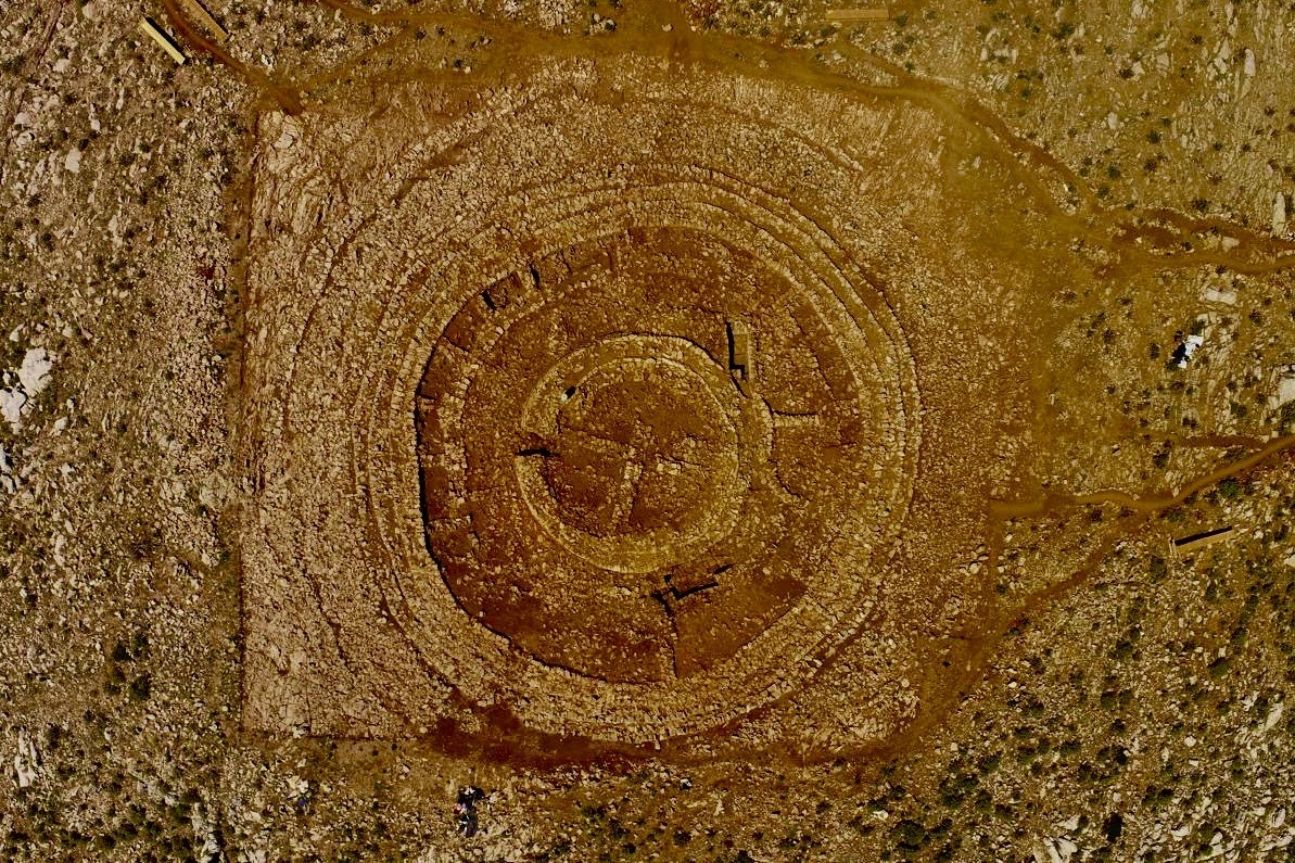 A circular pattern in a desert AI-generated content may be incorrect.