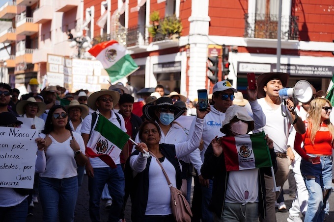 How the Rightwing has Used AI and Influencers to Make Up an Anti-Government Movement in Mexico